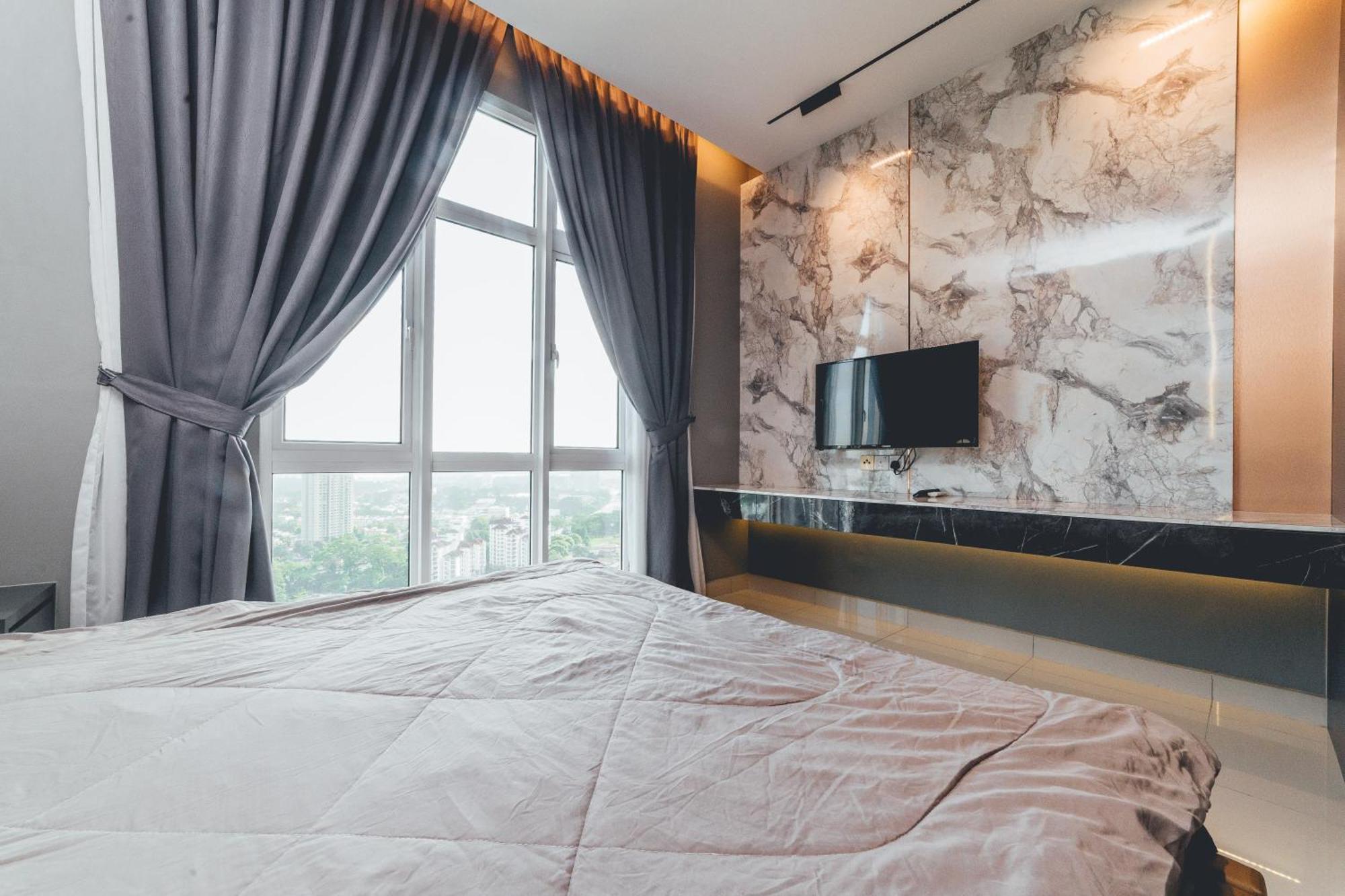 Twin Galaxy Jet Black 3br6pax Balcony Nr Ksl By Ourstay Apartment *