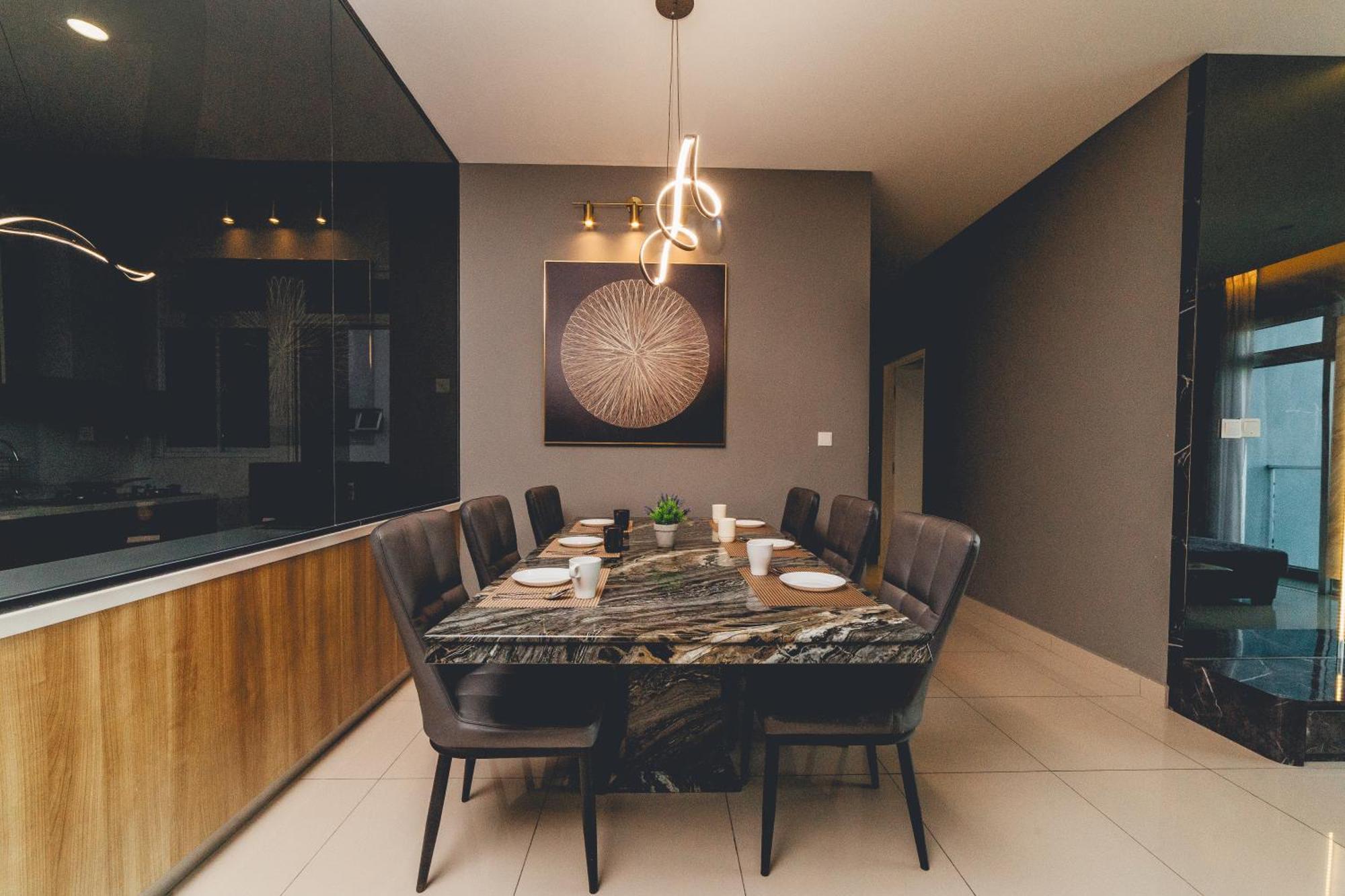 Twin Galaxy Jet Black 3br6pax Balcony Nr Ksl By Ourstay *