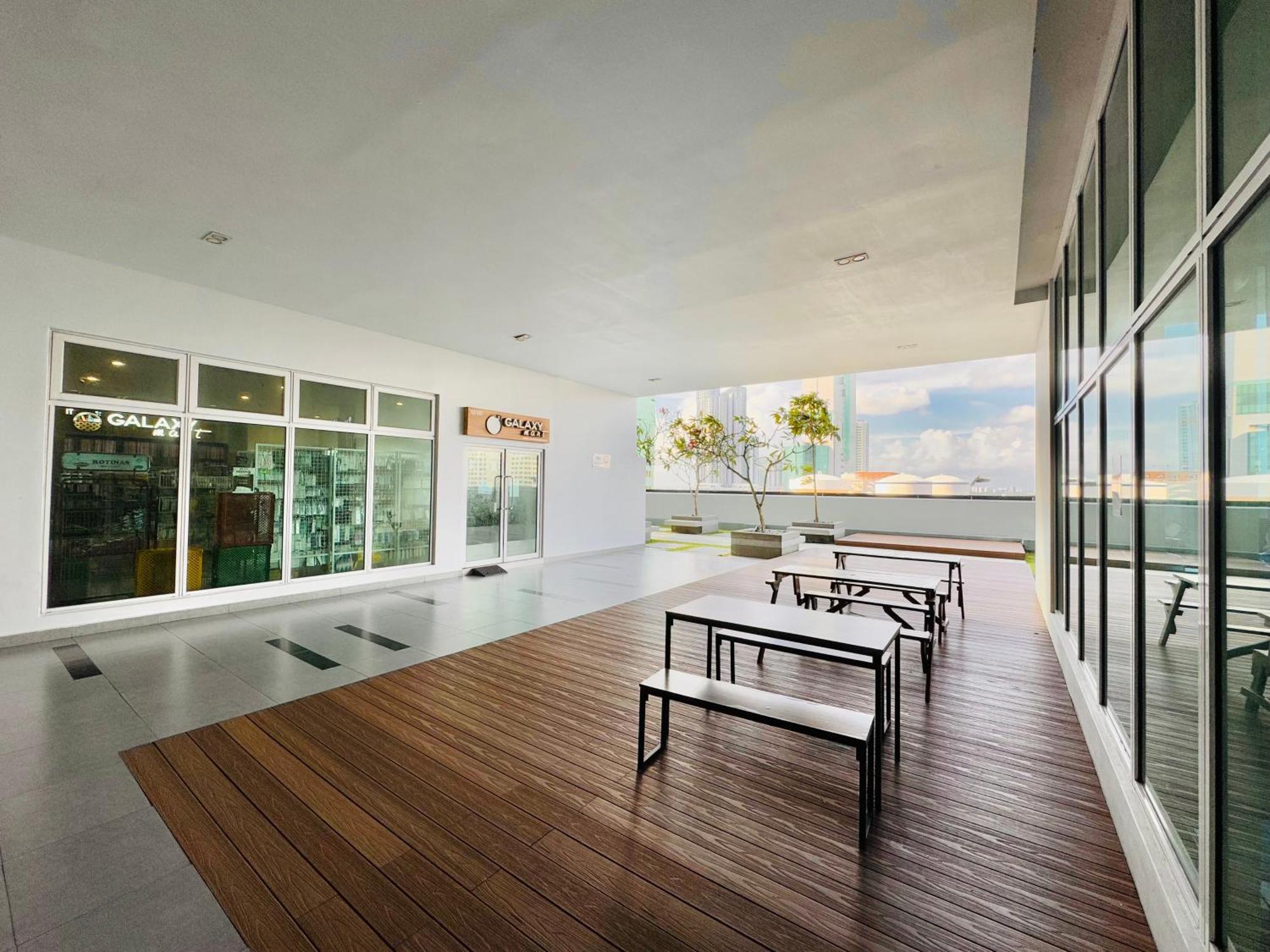 Apartment Twin Galaxy Jet Black 3br6pax Balcony Nr Ksl By Ourstay *