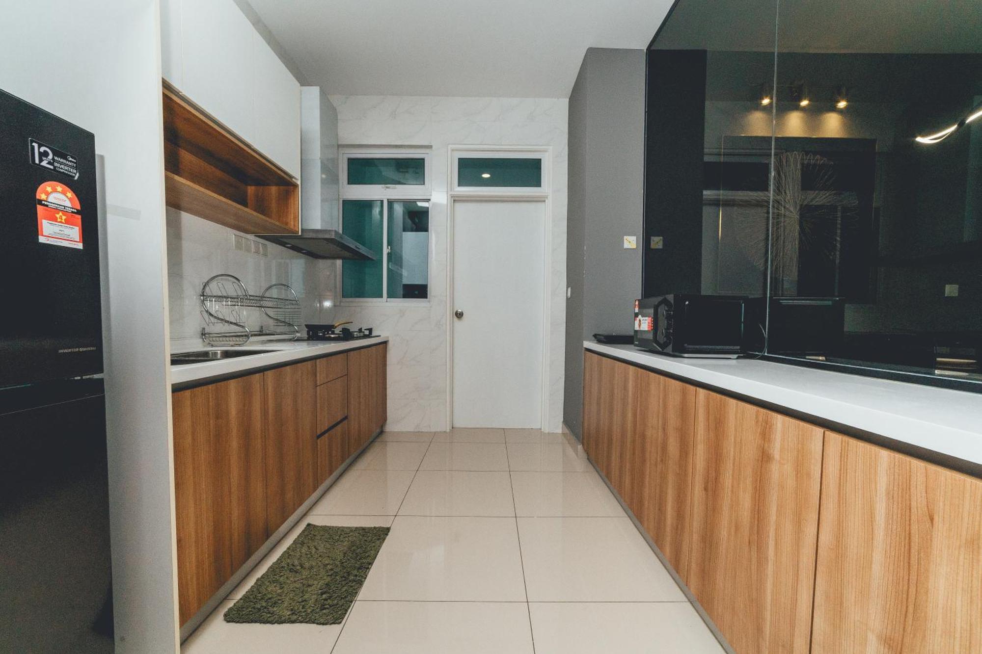 Twin Galaxy Jet Black 3br6pax Balcony Nr Ksl By Ourstay * Johor Bahru