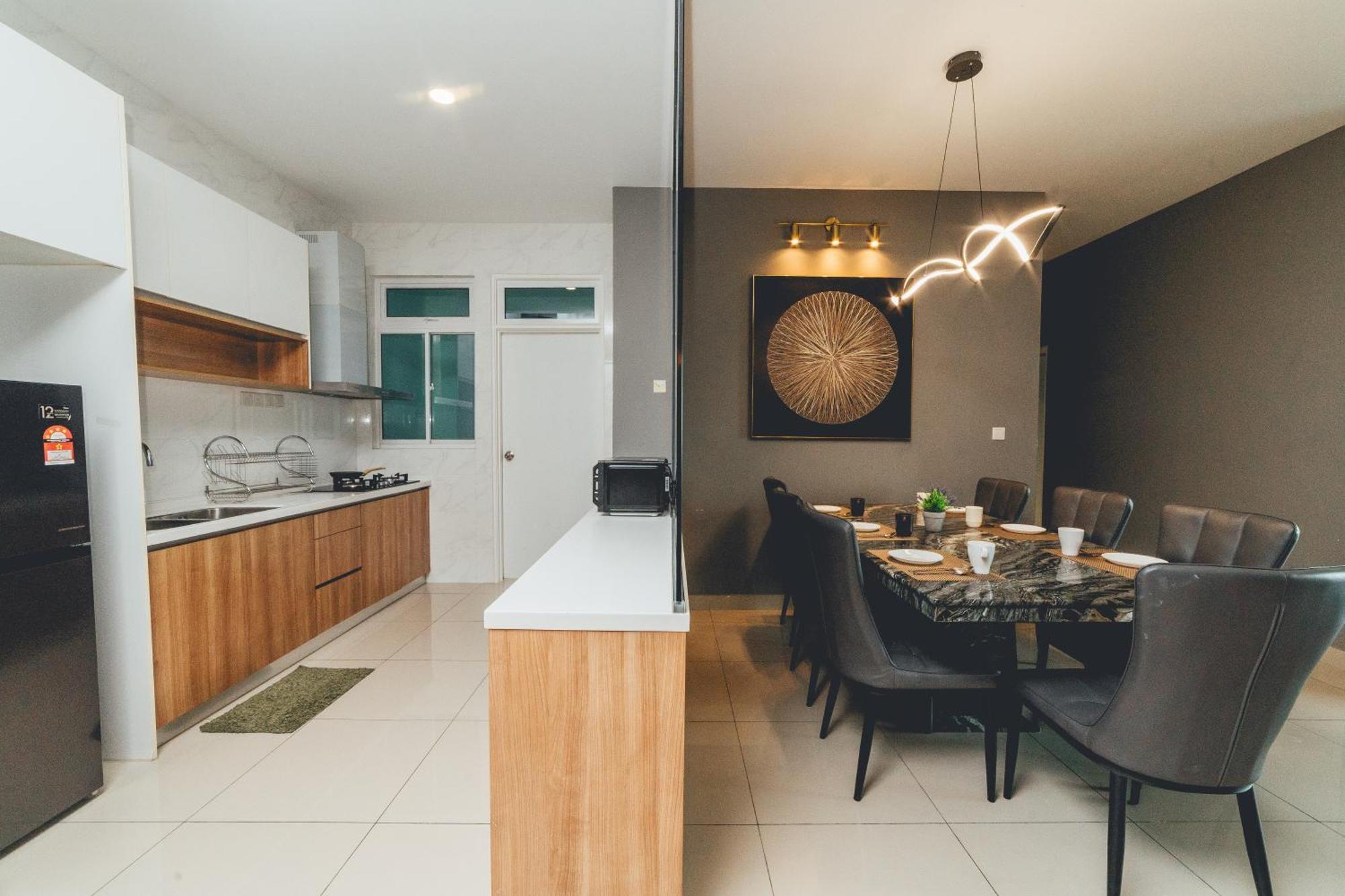 Pangsapuri Twin Galaxy Jet Black 3br6pax Balcony Nr Ksl By Ourstay