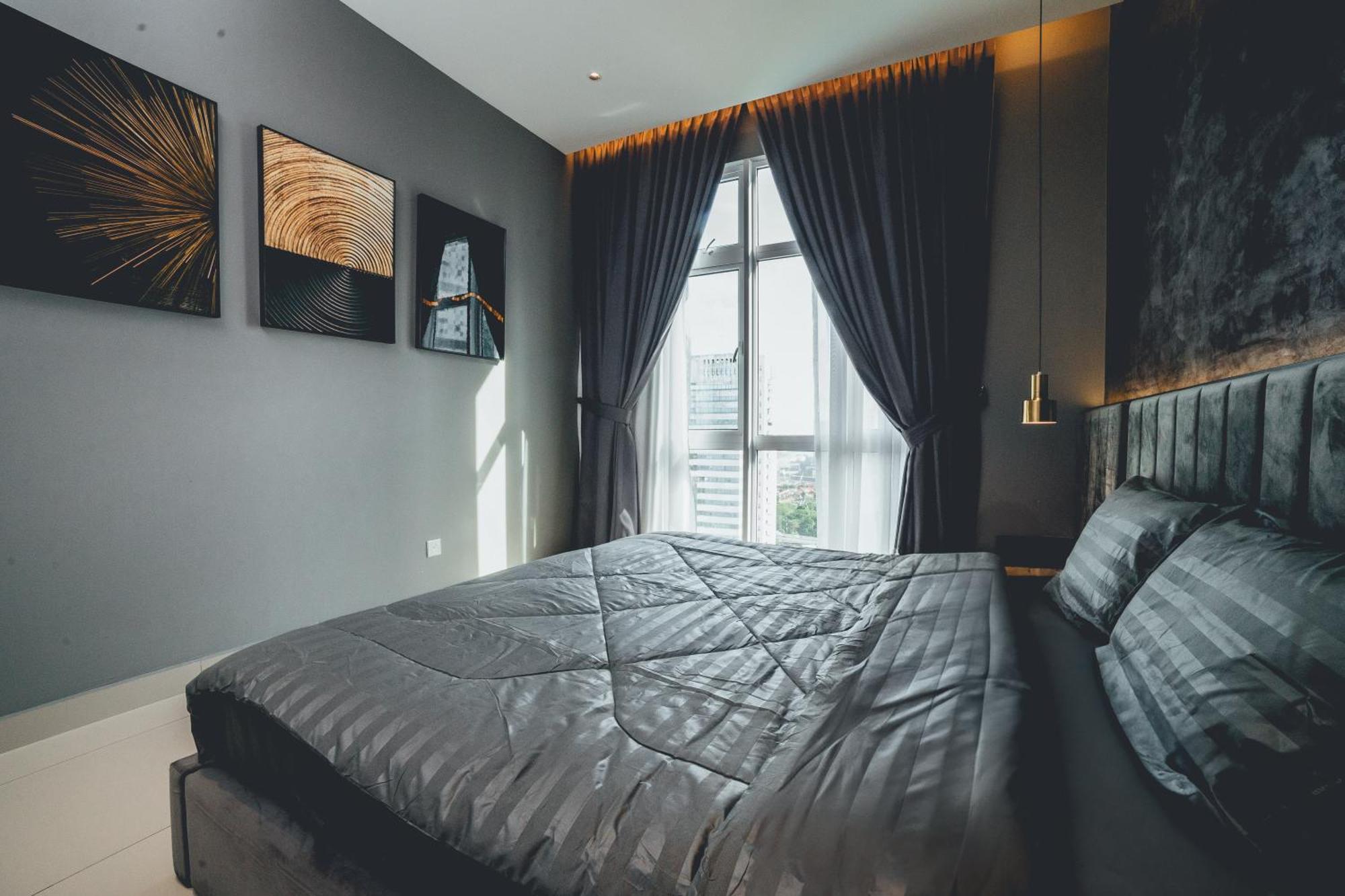 Twin Galaxy Jet Black 3br6pax Balcony Nr Ksl By Ourstay *