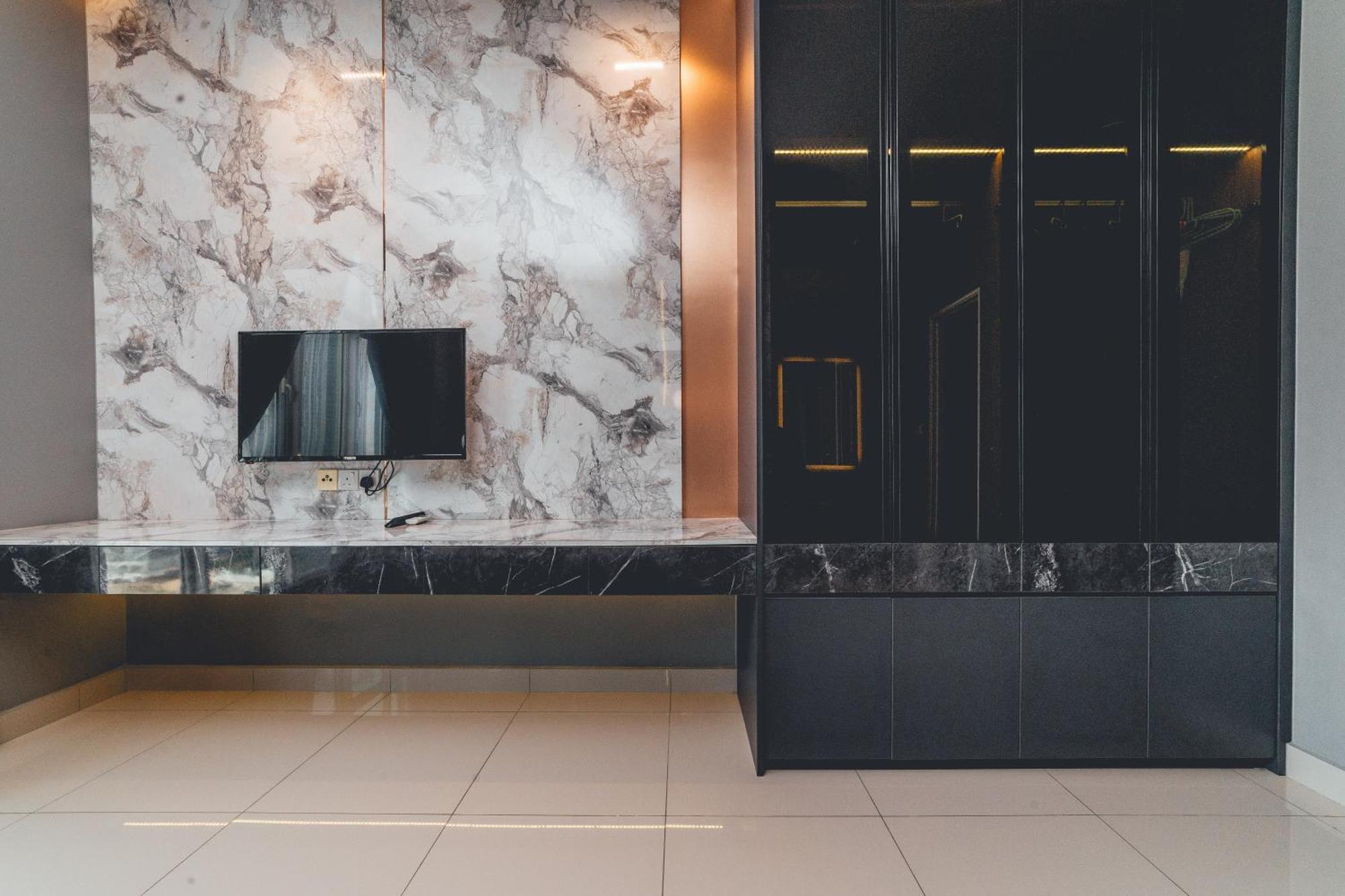 Twin Galaxy Jet Black 3br6pax Balcony Nr Ksl By Ourstay Johor Bahru