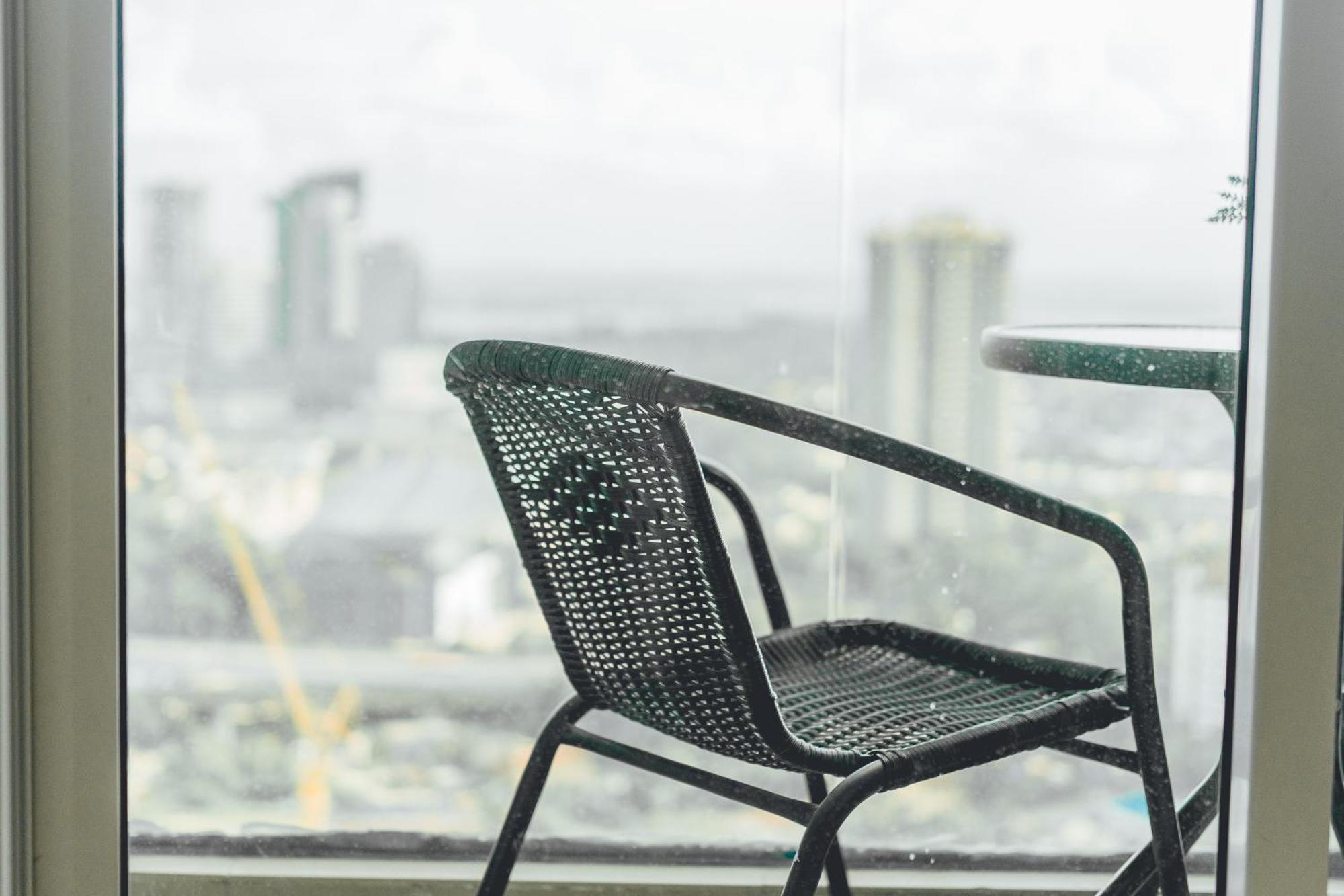 Pangsapuri Twin Galaxy Jet Black 3br6pax Balcony Nr Ksl By Ourstay
