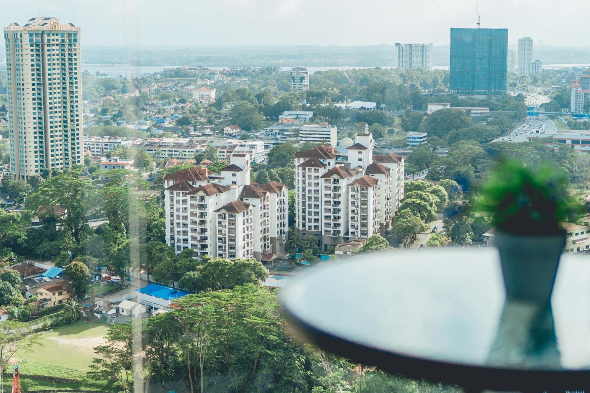 Pangsapuri Twin Galaxy Jet Black 3br6pax Balcony Nr Ksl By Ourstay Johor Bahru