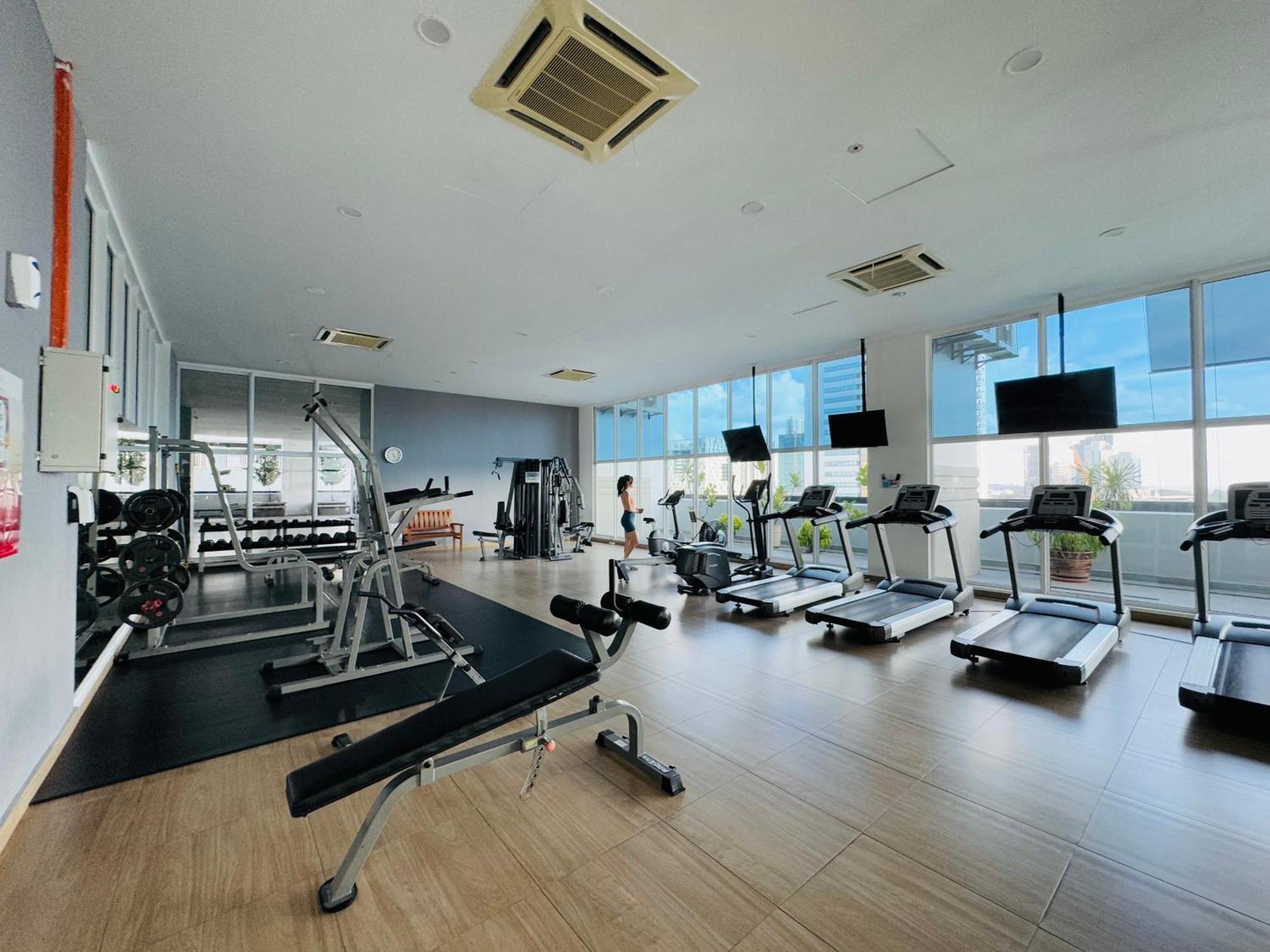 Twin Galaxy Jet Black 3br6pax Balcony Nr Ksl By Ourstay * Johor Bahru
